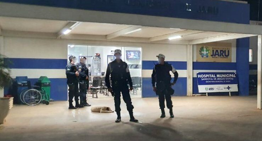 Discussão entre casal termina em agressão com ferro de passar roupas