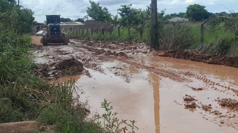 Prefeitura de Porto Velho atende pedido do vereador Gedeão e realiza encascalhamento na Comunidade Canaã