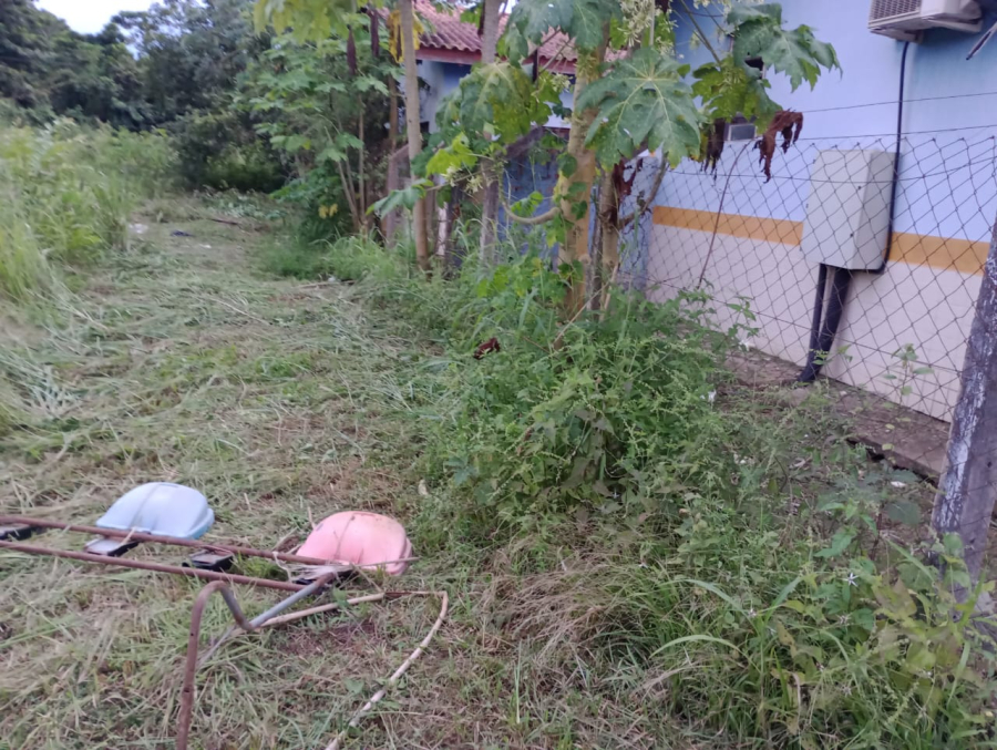 Prefeitura realiza limpeza na Escola Flor do Cupuaçu após pedido do vereador Gedeão Negreiros  